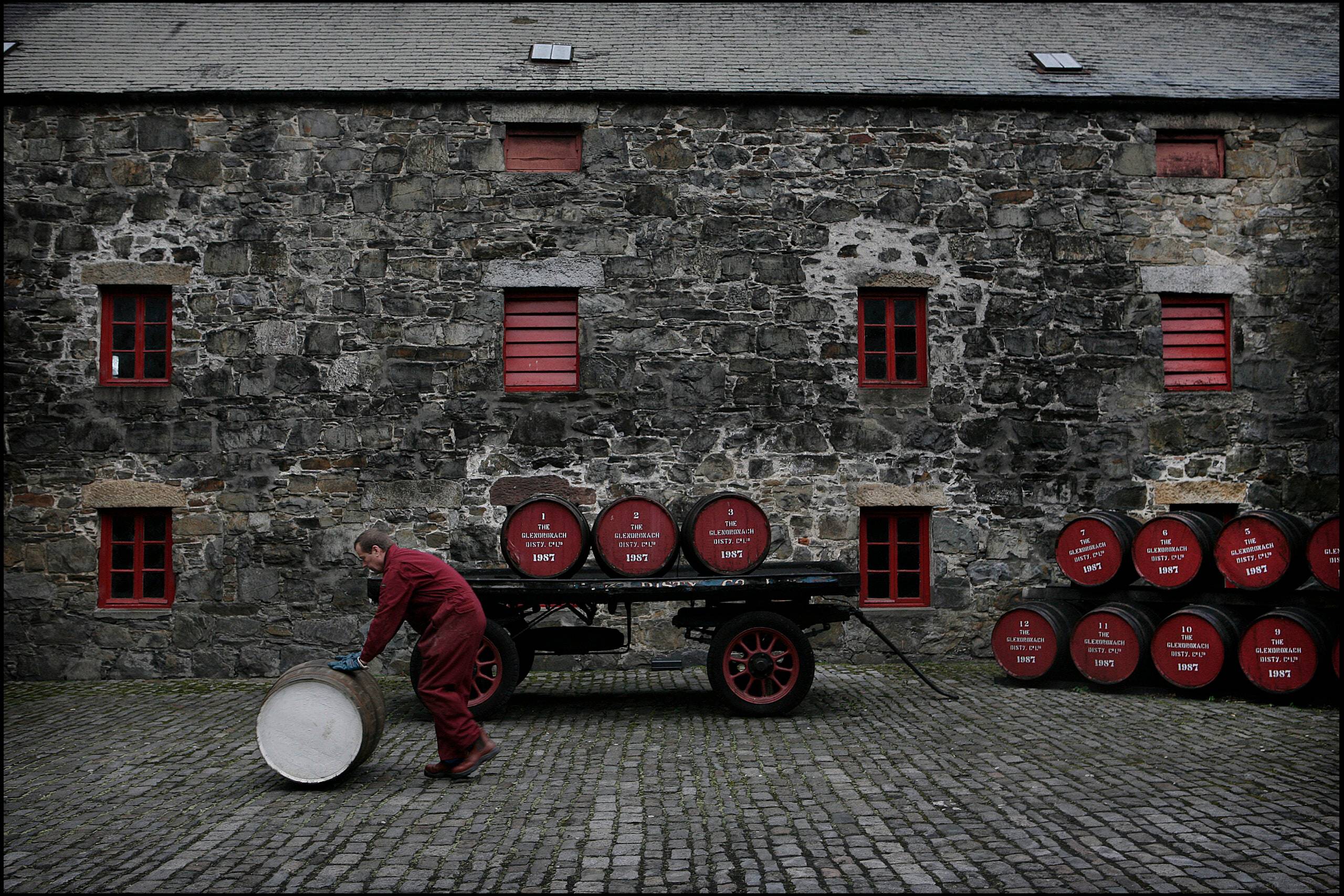 How does volume and ABV change in the cask?