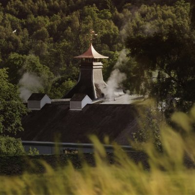 Founded in Dufftown in 1886 by William Grant, the first whisky ran off the stills at Glenfiddich on Christmas Day in 1887