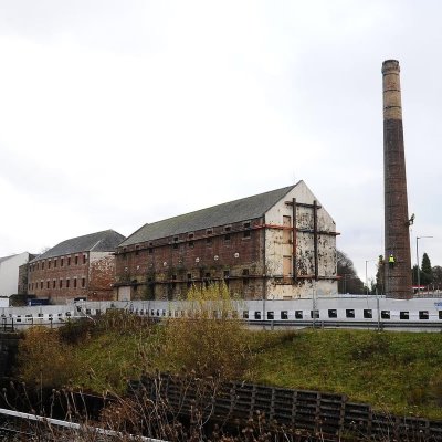 Situated on the Forth and Clyde canal near Falkirk, Rosebank distillery was founded in 1840 by James Rankine, who converted a set of existing buildings used for maltings from a previous distillery.