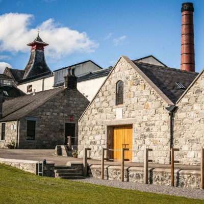 AnCnoc – pronounced ‘A-nock’ – is a leading producer of Highland single malt whiskies which are traditional at heart but with a contemporary twist.
